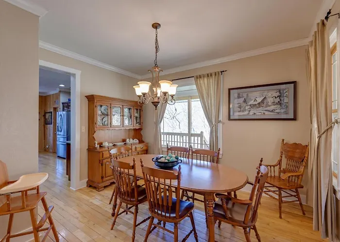 Beautiful Bryson City Home With Hot Tub And Mtn Views!