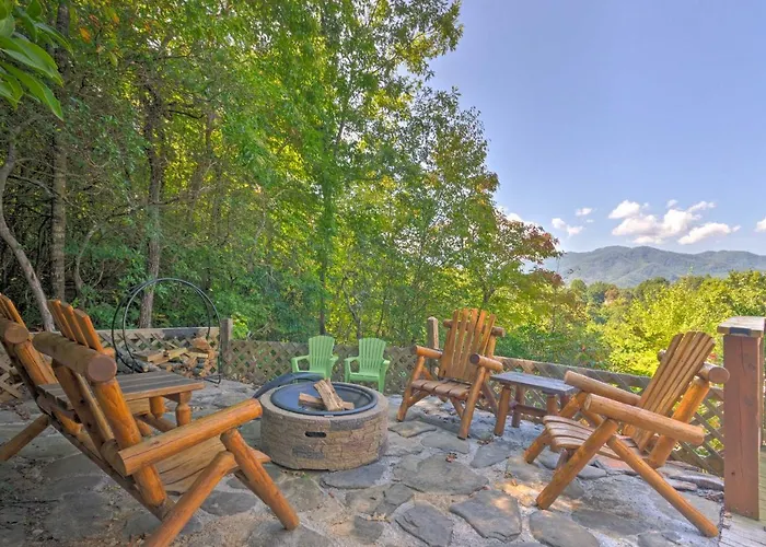 Beautiful Bryson City Home With Hot Tub And Mtn Views!