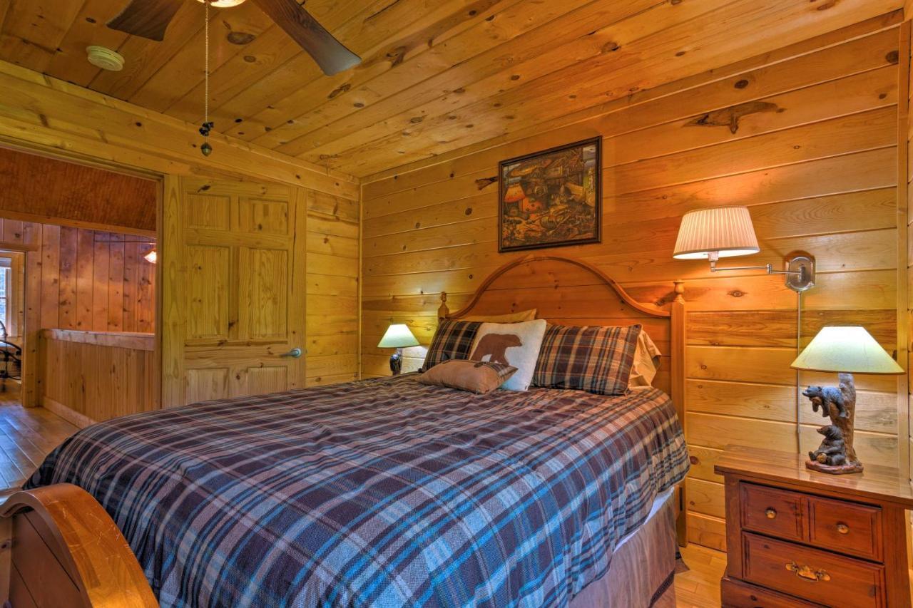 Beautiful Bryson With Hot Tub And Mtn Views! Holiday home Bryson City