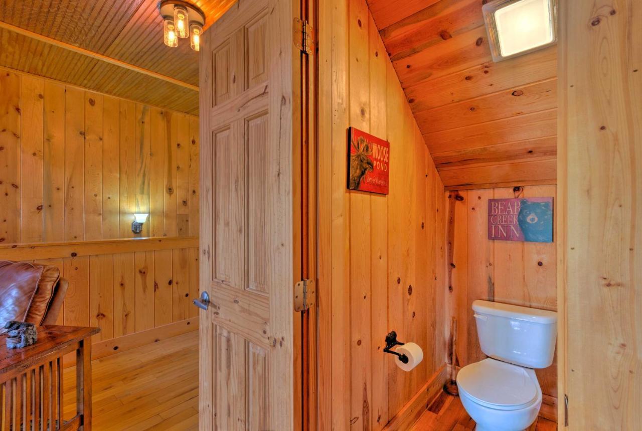 Beautiful Bryson With Hot Tub And Mtn Views! Holiday home *