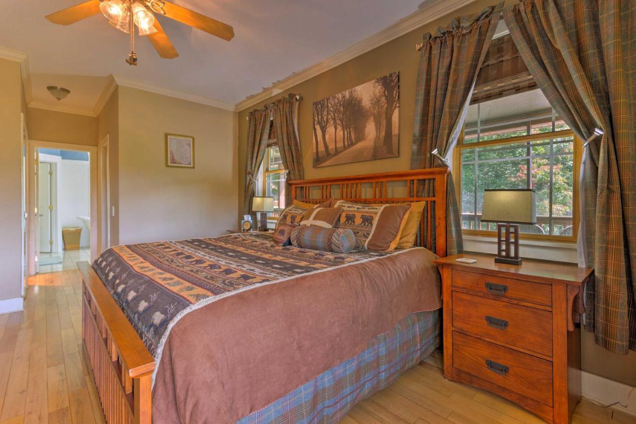 Holiday home Beautiful Bryson With Hot Tub And Mtn Views!