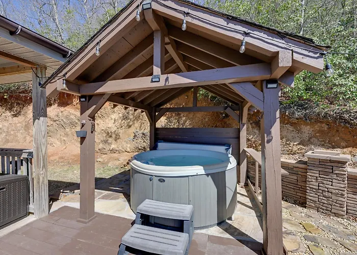 Beautiful Bryson City Home With Hot Tub And Mtn Views!
