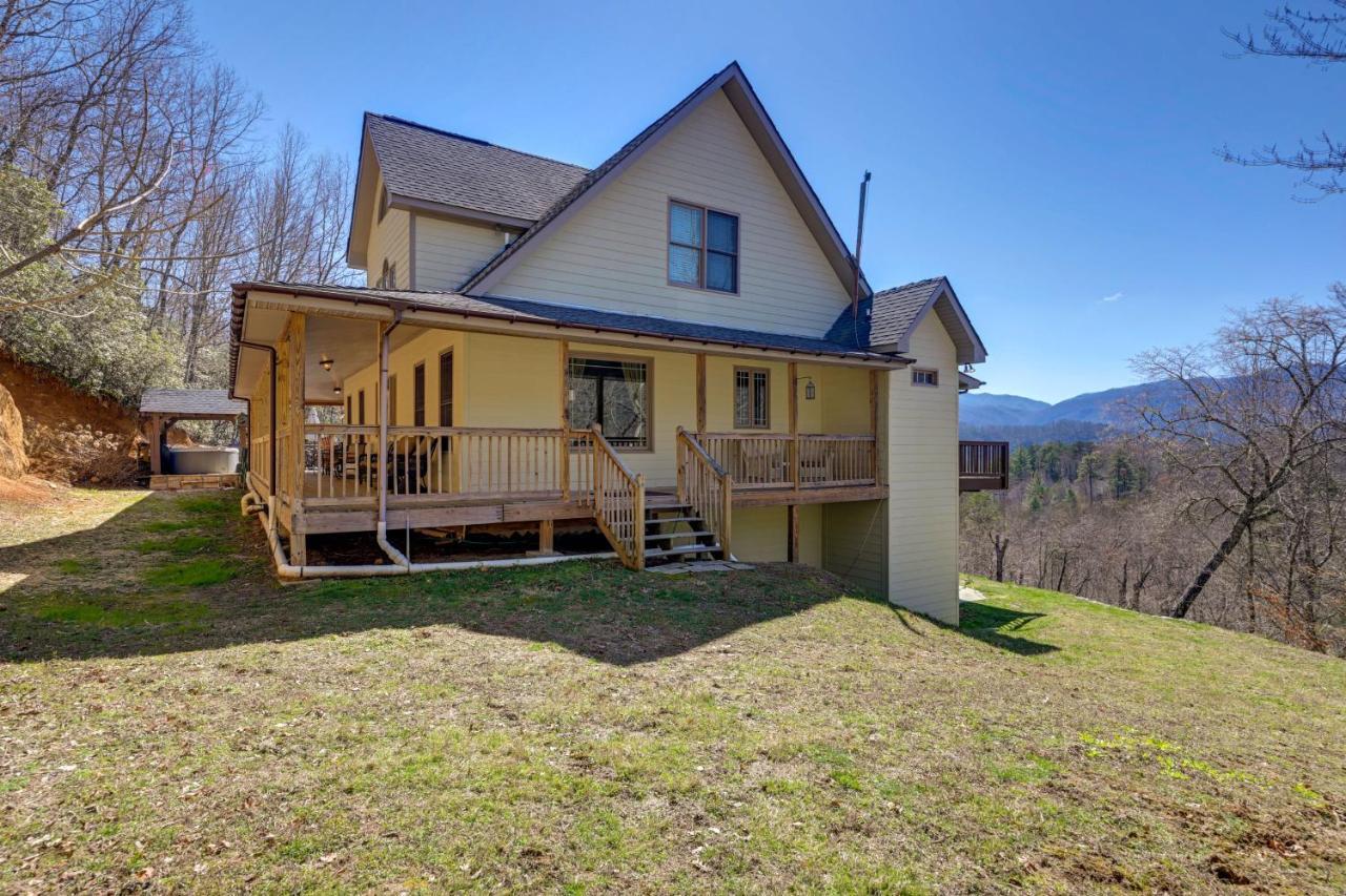 Beautiful Bryson With Hot Tub And Mtn Views! Hébergement de vacances Bryson City
