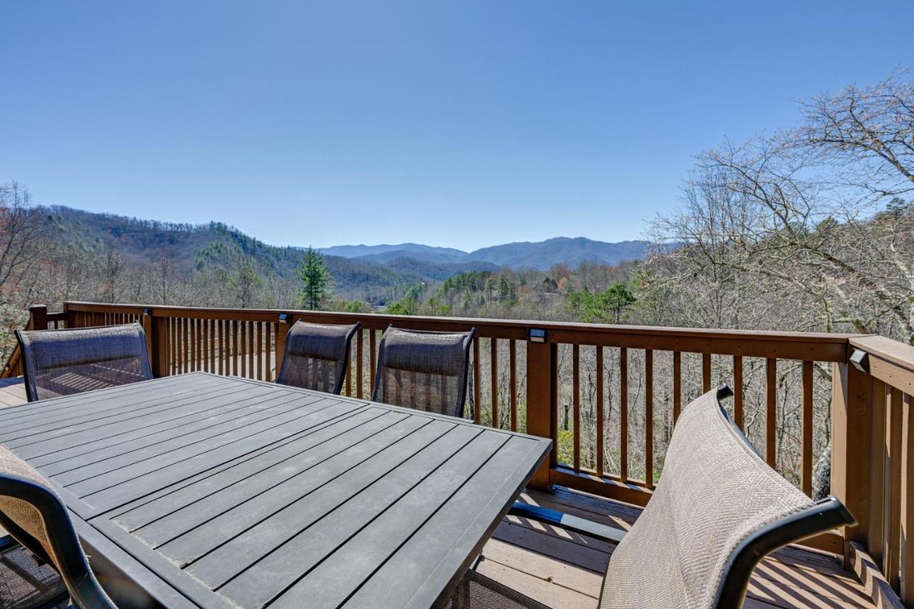 Hébergement de vacances Beautiful Bryson With Hot Tub And Mtn Views! Bryson City
