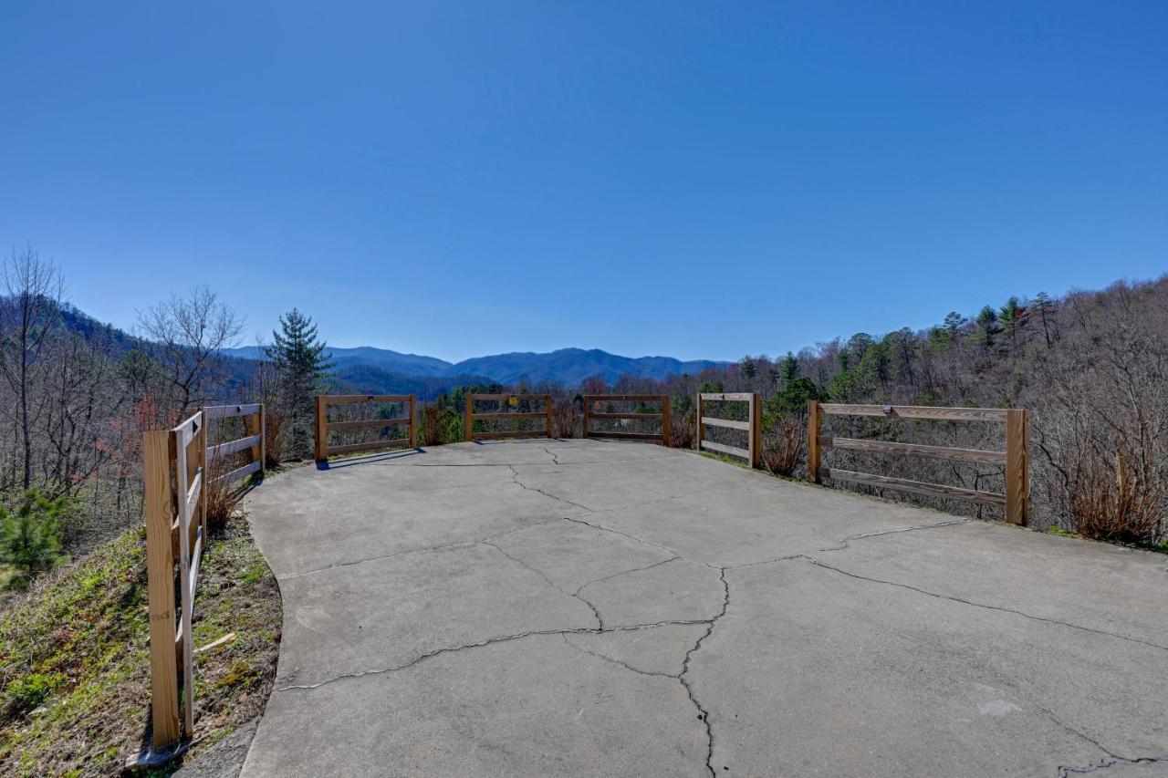 Beautiful Bryson With Hot Tub And Mtn Views! Hébergement de vacances