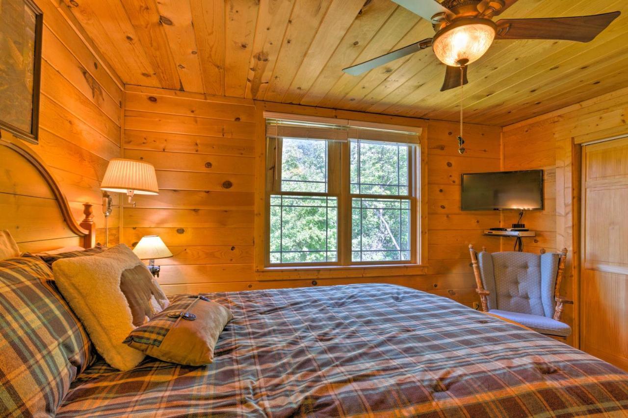 Beautiful Bryson With Hot Tub And Mtn Views! Hébergement de vacances *